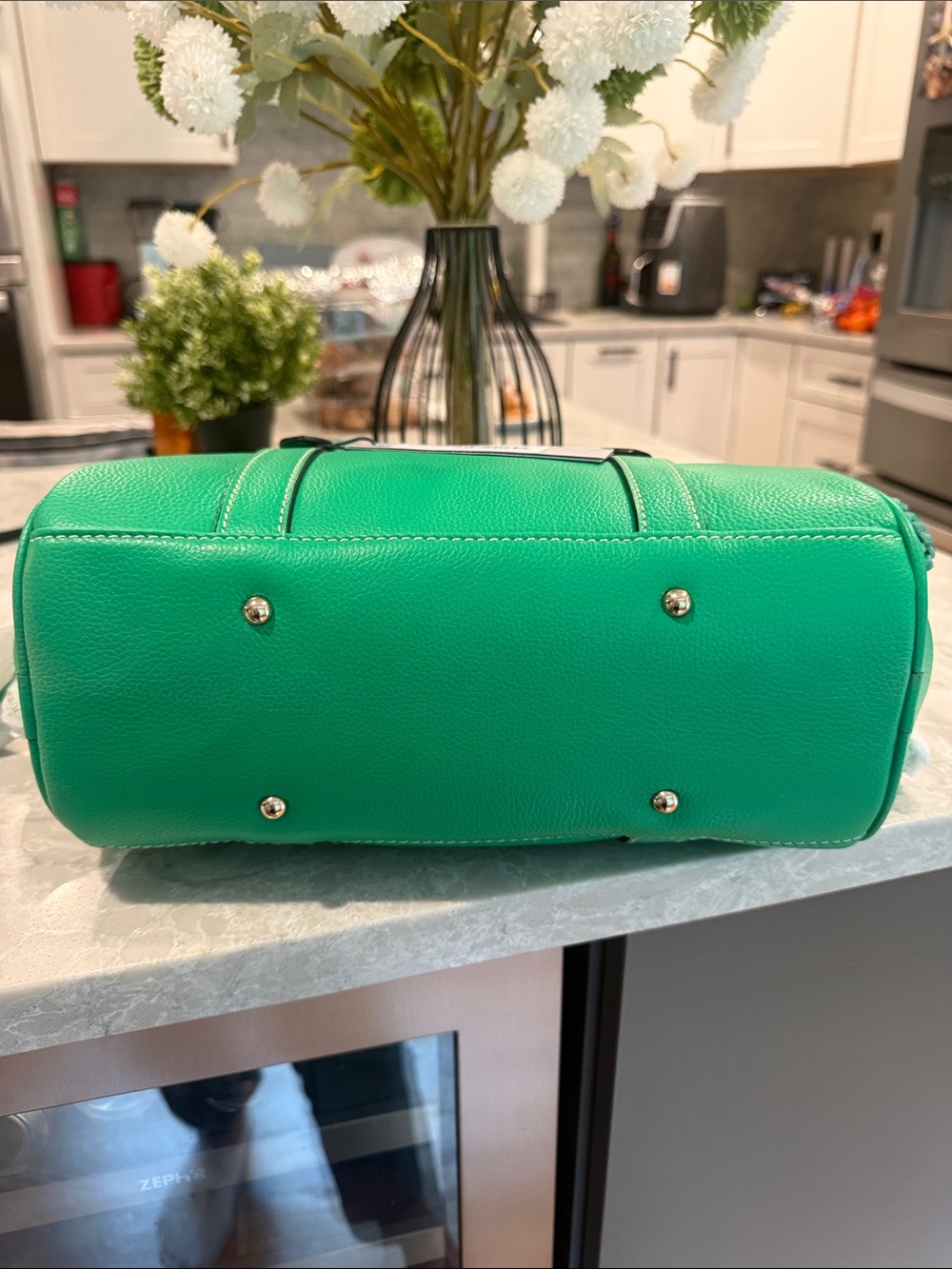Dooney and Bourke kelly GreenSorrento satchel 30 with pocket - Picture 3 of 9